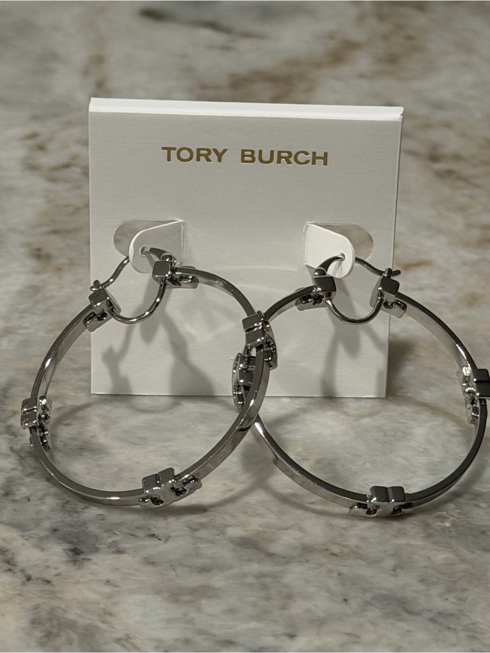 Tory Burch Serif T Hoop Earrings – Polished Silver Tone NWT GUARANTEED AUTHENTiC - Picture 9 of 16
